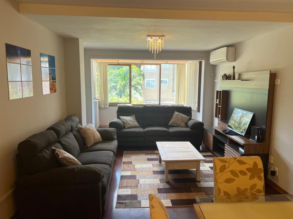 Apartamento Amplo Apartamento A 200m Da Rua Coberta *